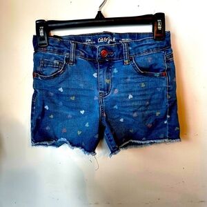 Cat & Jack girls super stretch heart shorts Adjustable waist. Frayed bottom. L​